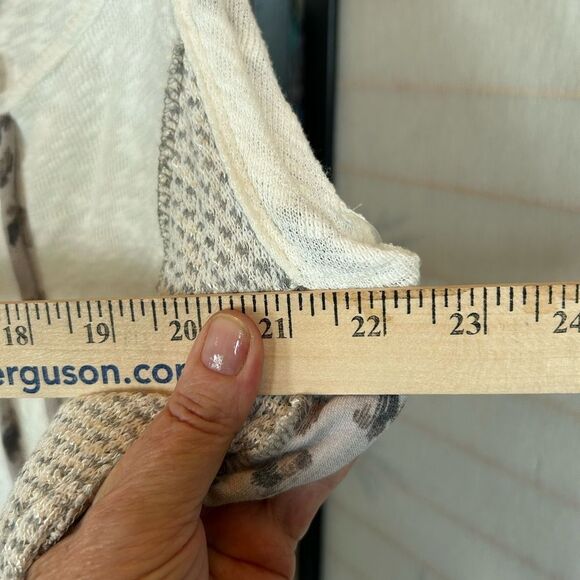 NWT SUGARFOX The One I Dream Of tank oatmeal/animal Hi-Lo Handkerchief Tank 1X - Picture 4 of 6